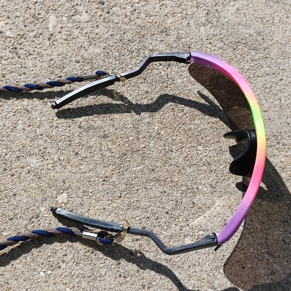 Kids 90s rainbow sports sunglasses - Picture 5 of 13